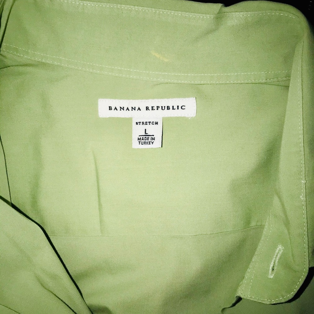 🎁 3/$10 BANANA REPUBLIC GREEN BUTTON DOWN SIZE L - Picture 2 of 5